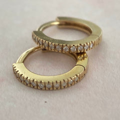 Arracadas Paola huggie chica