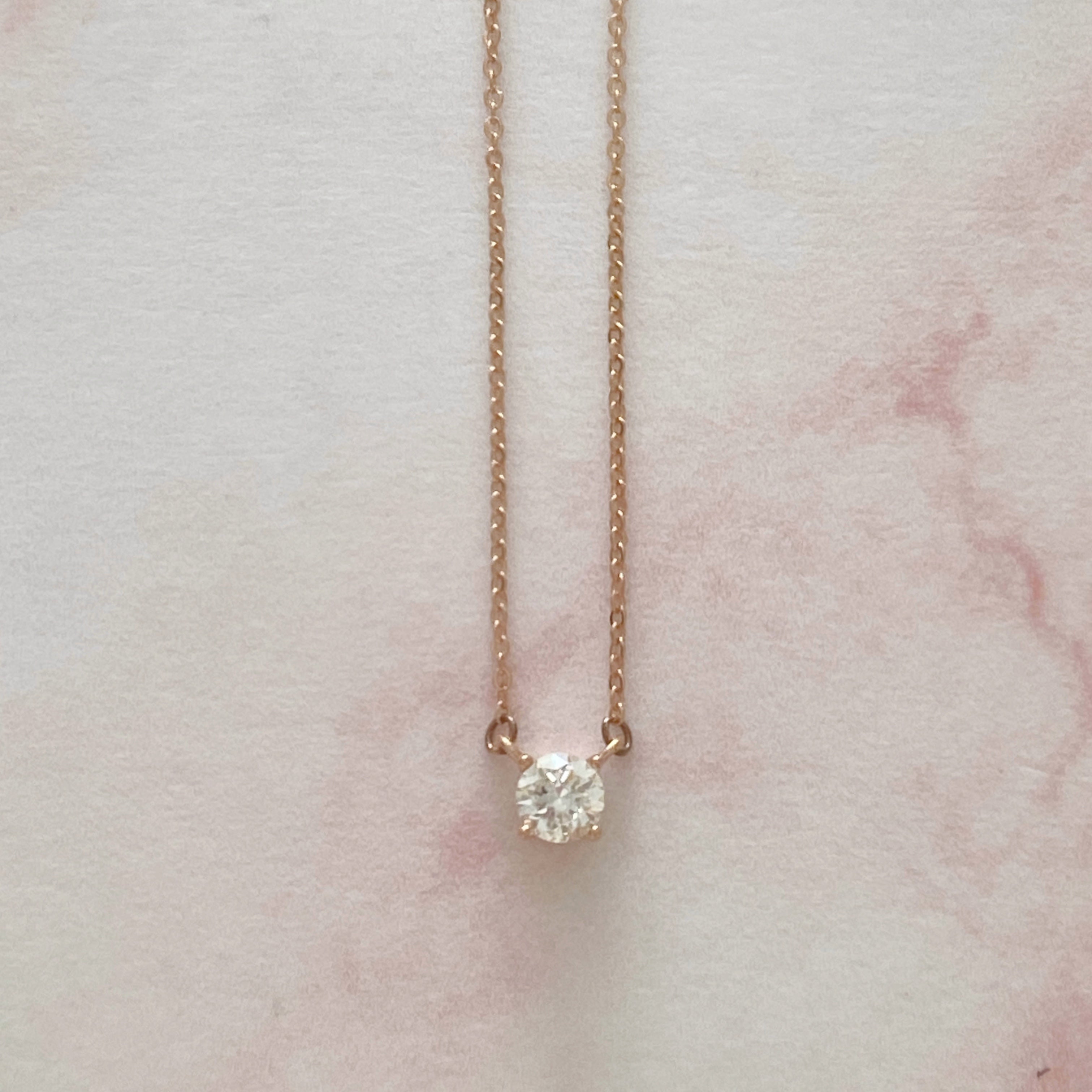 Dije solitario Paola