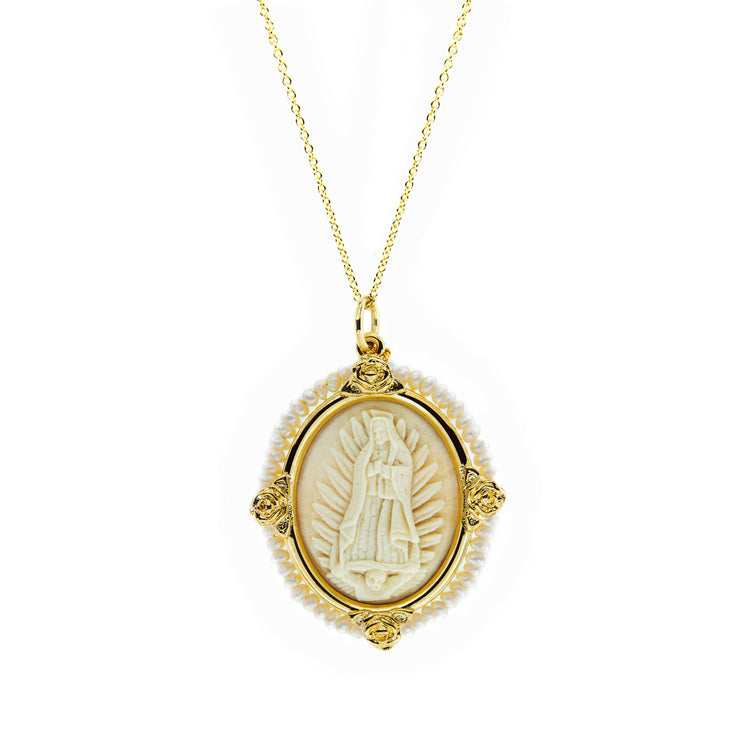 Medalla Virgen de Guadalupe grande marco rosas y perlas
